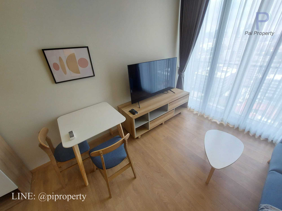 For RentCondoSukhumvit, Asoke, Thonglor : Fully furnished 1 Bedroom unit for rent in Phrom Phong. High floor with a unblocked view. Noble Around Sukhumvit 33.