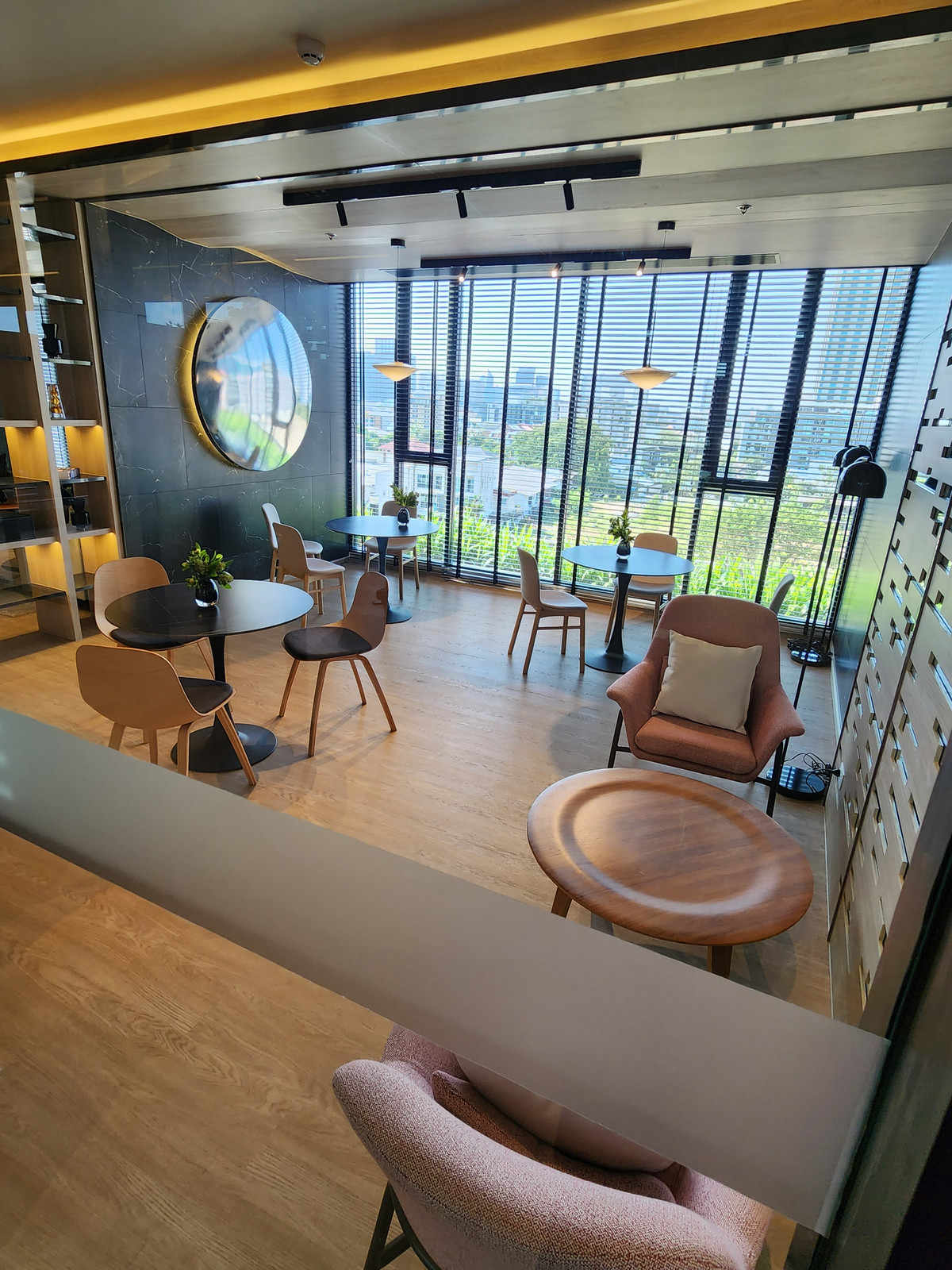 ให้เช่าคอนโดลาดพร้าว เซ็นทรัลลาดพร้าว : 🌈ให้เช่า🔥คอนโด นิวโนเบิล รัชดา-ลาดพร้าว 26ตรม.ติดรถไฟฟ้า2สาย:สีเหลือง สีน้ำเงิน เดินทางสะดวก