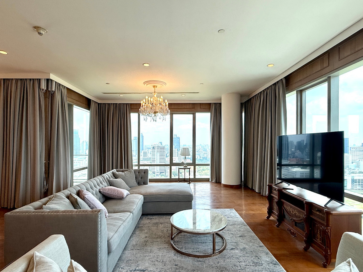 ให้เช่าคอนโดวิทยุ ชิดลม หลังสวน : คอนโด 4 ห้องนอน พื้นที่กว้างขวาง อยู่ใกล้สยามสแคว