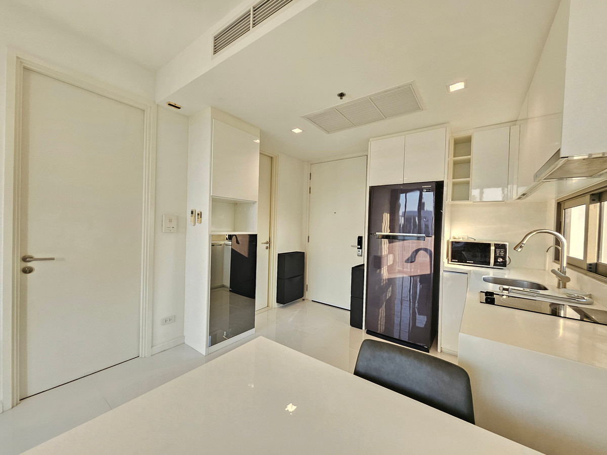 ให้เช่าคอนโดสาทร นราธิวาส : WFH แบบฟินๆ วิวเมืองสาทรแบบ Unblocked! Nara 9 ใกล้ BTS เพียงเอื้อมมือ 🚆