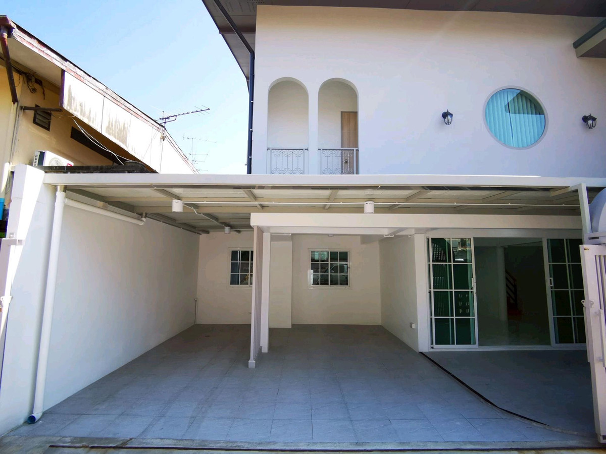 ให้เช่าบ้านรัชดา ห้วยขวาง : บ้านเดี่ยวห้วยขวาง สุทธิสาร รีโนเวท เหมือนปลูกใหม่ 