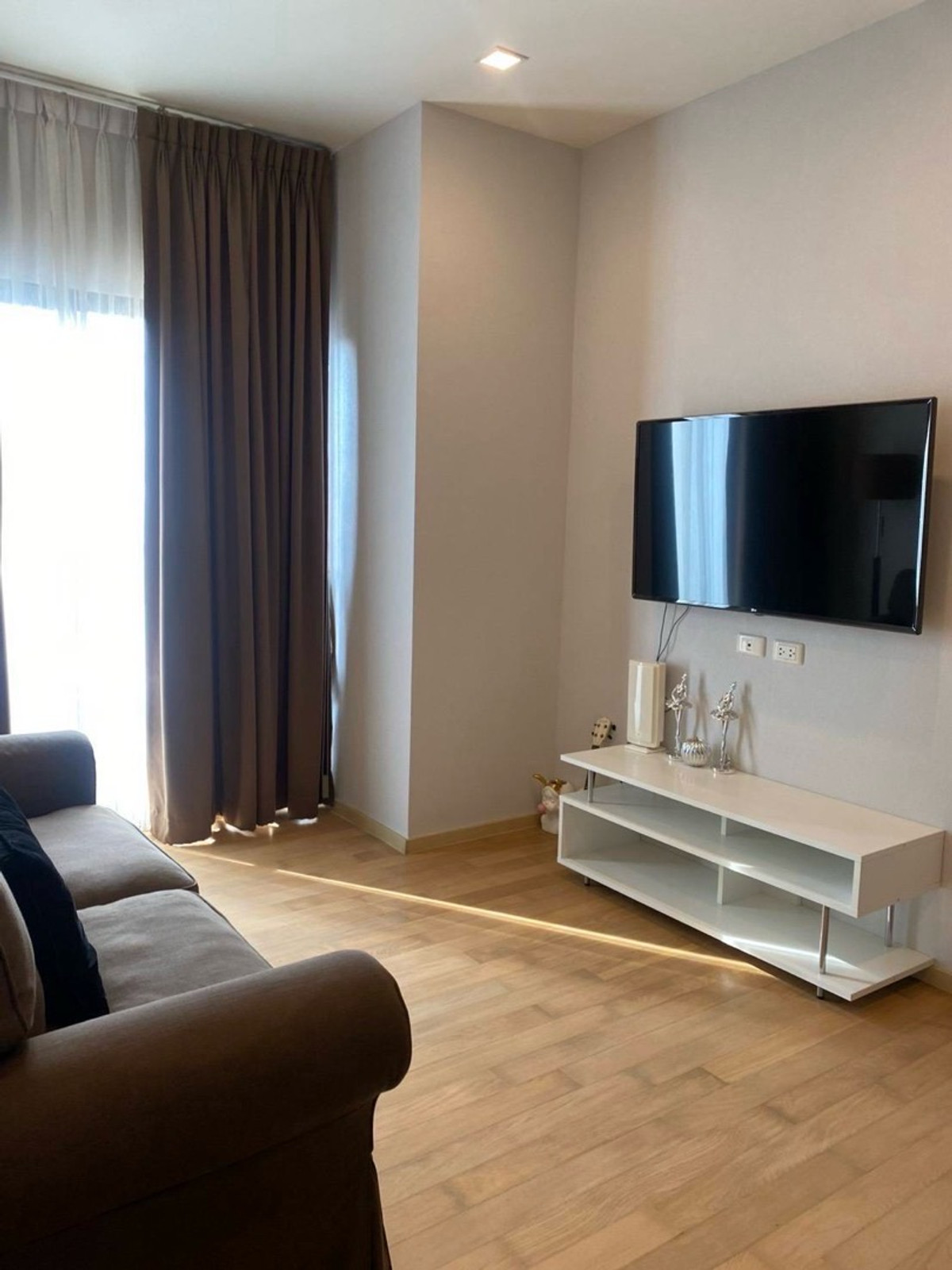 For RentCondoSukhumvit, Asoke, Thonglor : 🔥Rent 1BR🔥45sqm🔥Floor19🔥28,000/month🔥Have bathtub🛁