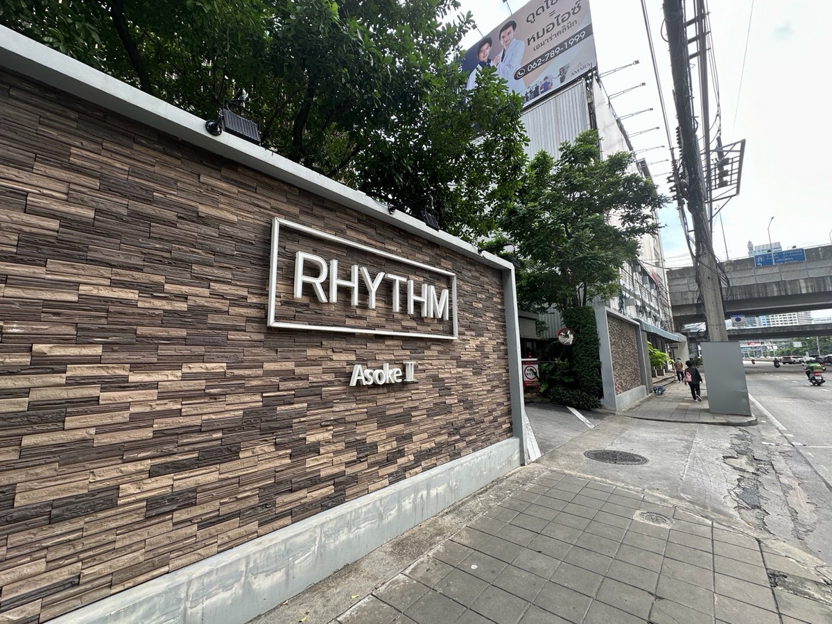 For RentCondoRama9, Petchburi, RCA : Rhythm Asoke is ready to move in with free Wi-Fi.