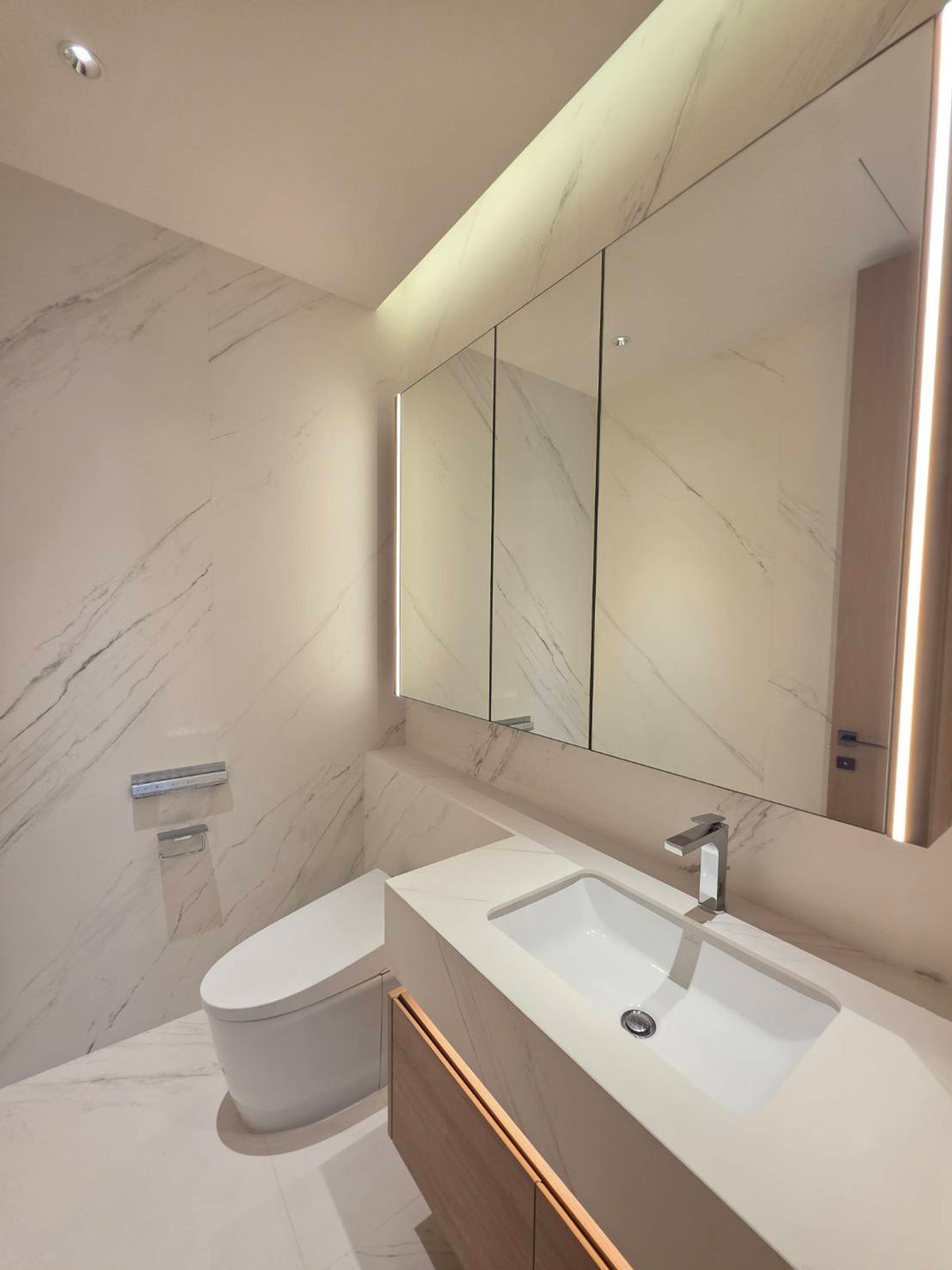 For SaleCondoWitthayu, Chidlom, Langsuan, Ploenchit : EI8TEEN SEVEN One Bangkok: 2bed 2.5bath 135sqm. 41,000,000 Am: 0656199198