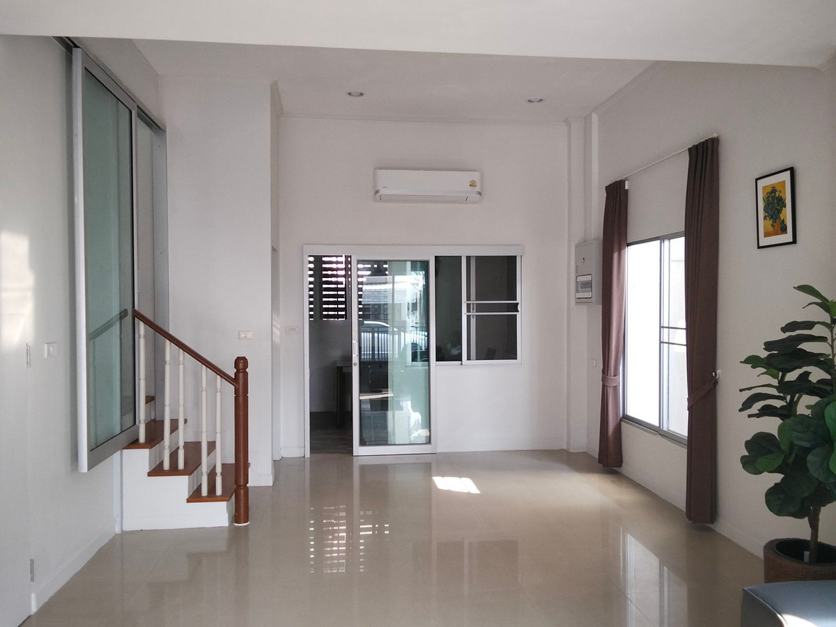 For SaleHousePattanakan, Srinakarin : (Code SM1819) House for sale, Baan Klang Muang The Royal Monaco Srinakarin - Pattanakarn project: Baan Klang Muang The Royal Monaco Srinakarin - Pattanakarn.