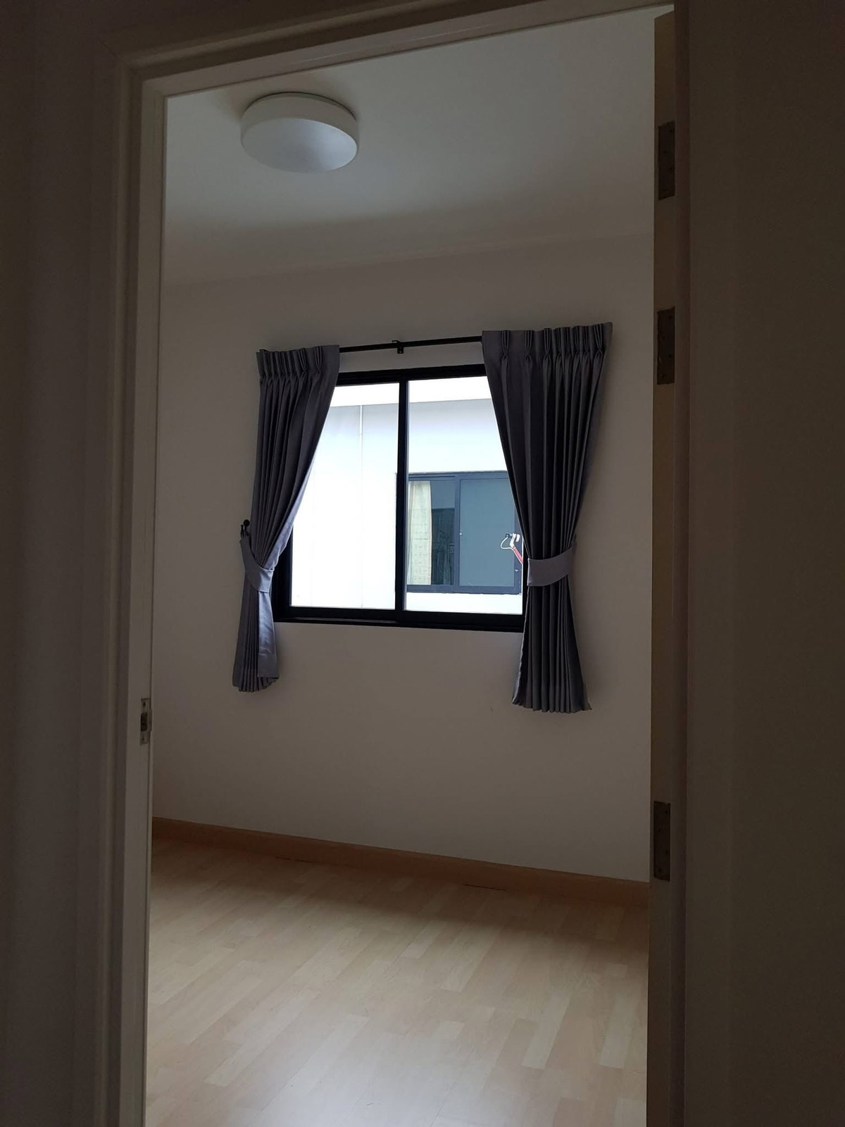 For RentTownhomePattanakan, Srinakarin : House for rent in Pattanakarn Near On Nut BTS, Suan Luang District, 2-story townhome, 3 bedrooms, 2 bathrooms, 2 parking spaces.
