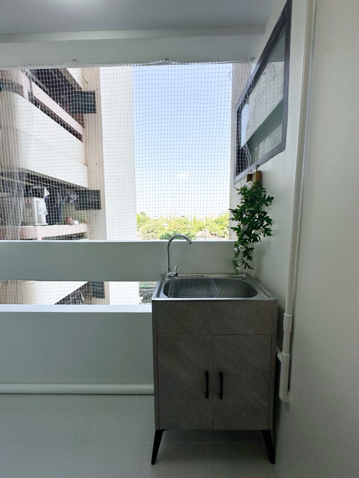 ขายคอนโดลาดพร้าว เซ็นทรัลลาดพร้าว : ขาย‼️คอนโดใกล้รถไฟฟ้าแค่400เมตร🚝💙💛ธันยาคารคอนโด ลาดพร้าว38🌈 ชั้น5 ขนาด29ตรม.1นอน1น้ำกั้นห้องเฟอร์ครบบิ้วอินแน่นพร้อมอยู่ ราคา 1.299ลบ ฟรีโอน✅