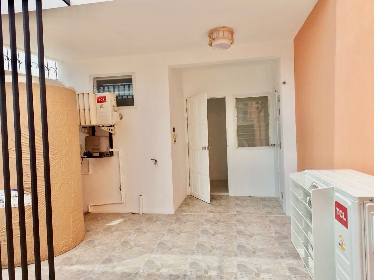 ให้เช่าทาวน์โฮมรัชดา ห้วยขวาง : หมู่บ้านกลางเมือง Grand de Paris ติดกับ รร.นานาชาติสิงคโปร์ SISB ประชาอุทิศ ห้วยขวาง บ้าน 3ชั้น  4 ห้องนอน 4ห้องน้ำ