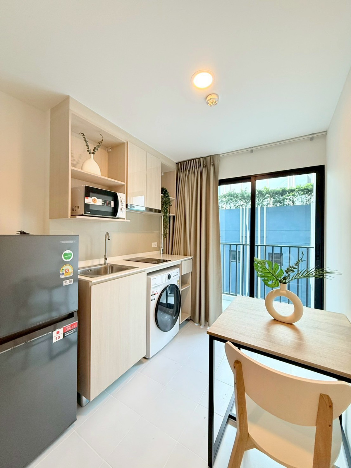 ให้เช่าคอนโดโชคชัย4 ลาดพร้าว71 : ให้เช่าคอนโดชีวาทัยฮอลล์มาร์คลาดพร้าวโชคชัย4 ห้องใหญ่ตรงปกใกล้รถไฟฟ้า