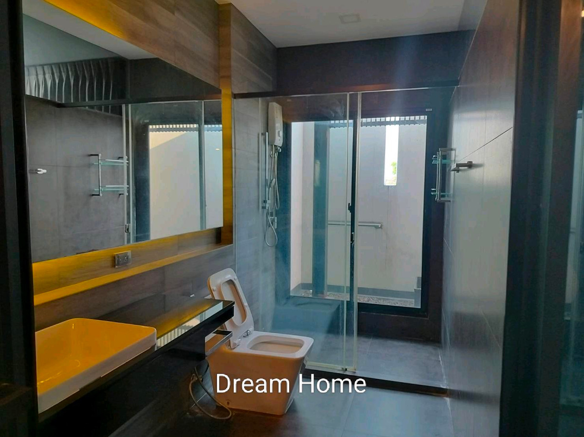 ทาวน์โฮมบางนา แบริ่ง ลาซาล : ขายด่วน / ให้เช่า วีเว่ บางนา กม.7
Tel: 083-966-3665 