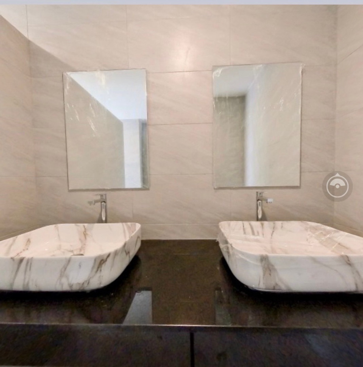 For RentOfficeChaengwatana, Muangthong : 5-Storey Office Building with Lift on Ngamwongwan Road near Expressway, Ideal for Headquarters (HQ)