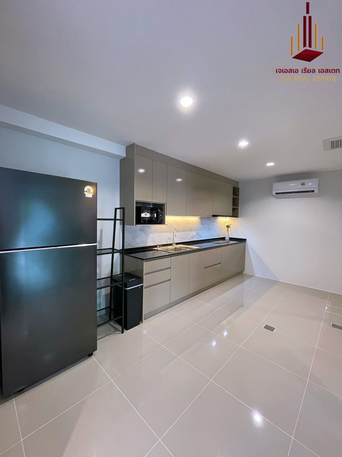 ให้เช่าทาวน์โฮมบางนา แบริ่ง ลาซาล :  ✨ For Rent: Pleno Sukhumvit-Bangna 3✨  💰 Only 60,000 THB/month