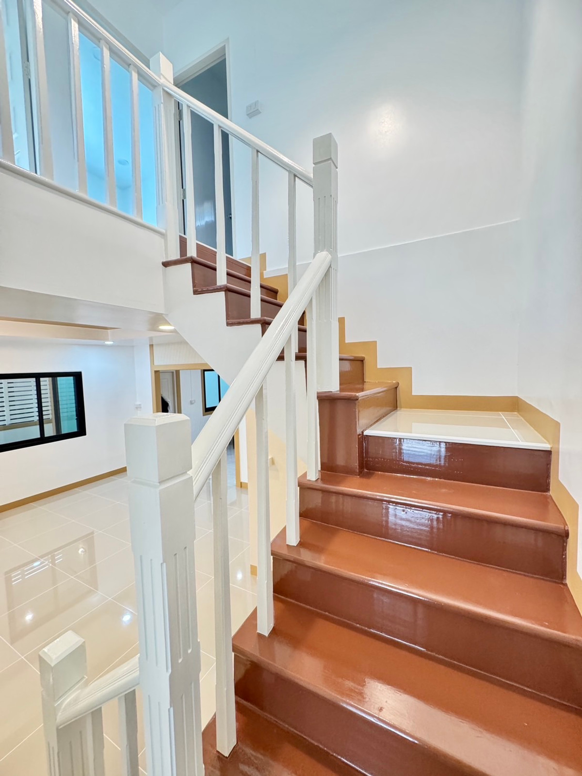 ขายนนทบุรี บางใหญ่ บางบัวทอง : ขายบ้านแฝดพฤกษา 19 วัดลาดปลาดุก 35 ตร.ว. หน้ากว้าง 10 ม. จอดรถ 3 คัน ฟรีโอน