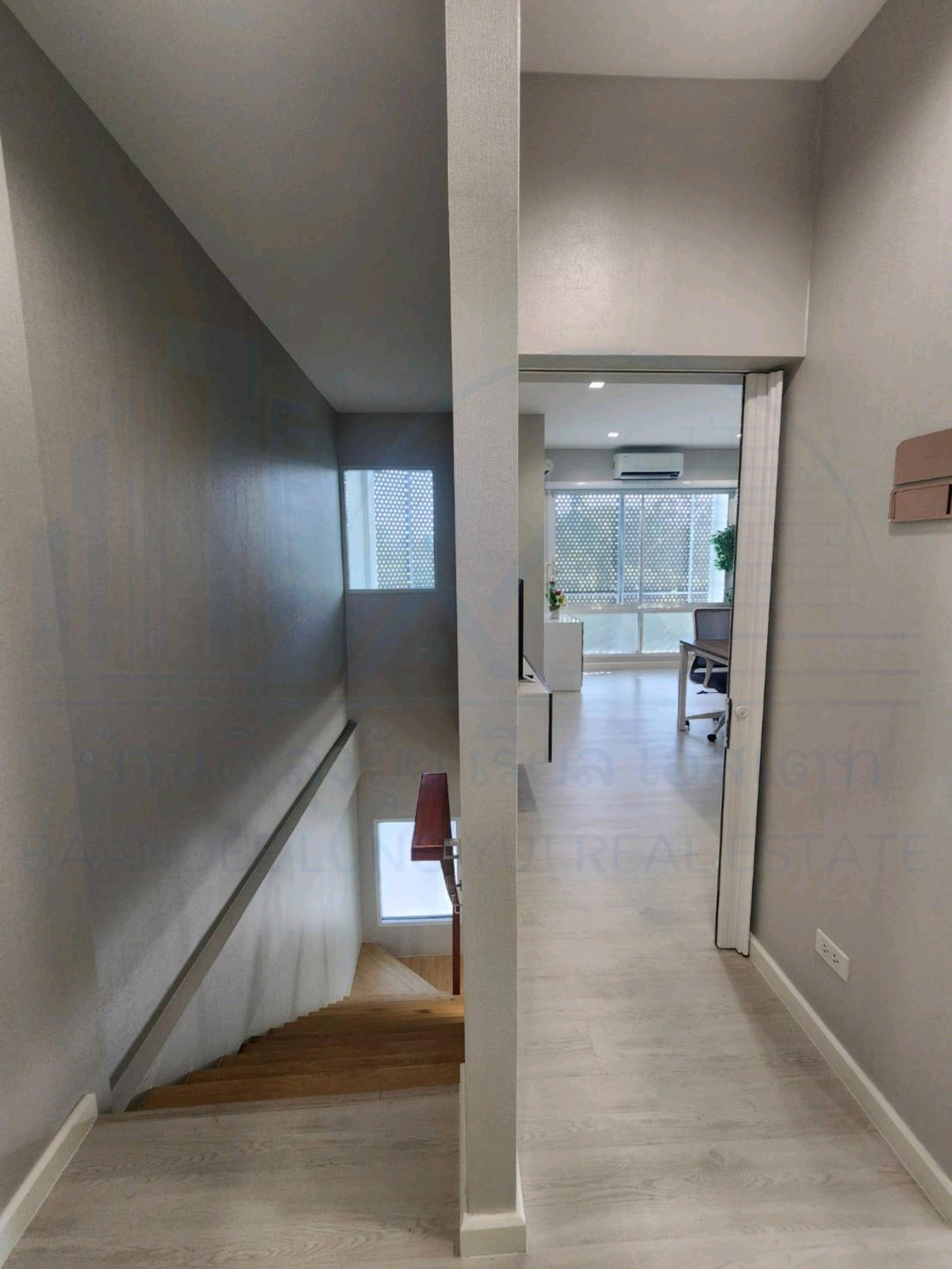 ให้เช่าทาวน์โฮมโชคชัย4 ลาดพร้าว71 : ให้เช่า Townhome Office ลาดพร้าว 73🌳☀️☀️ 拉普拉奥 73 号联排别墅办公室出租。