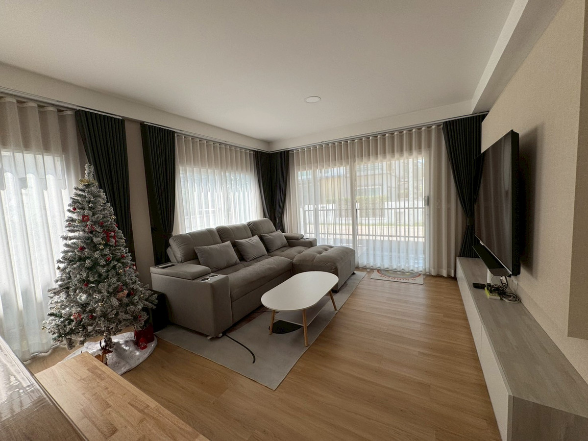 For RentNonthaburi, Bang Yai, Bangbuathong : 💕 Semi-detached house for rent, Q District Westgate project 💕 Beautiful house, ready to move in, complete with functions, suitable for both living and making a home office.