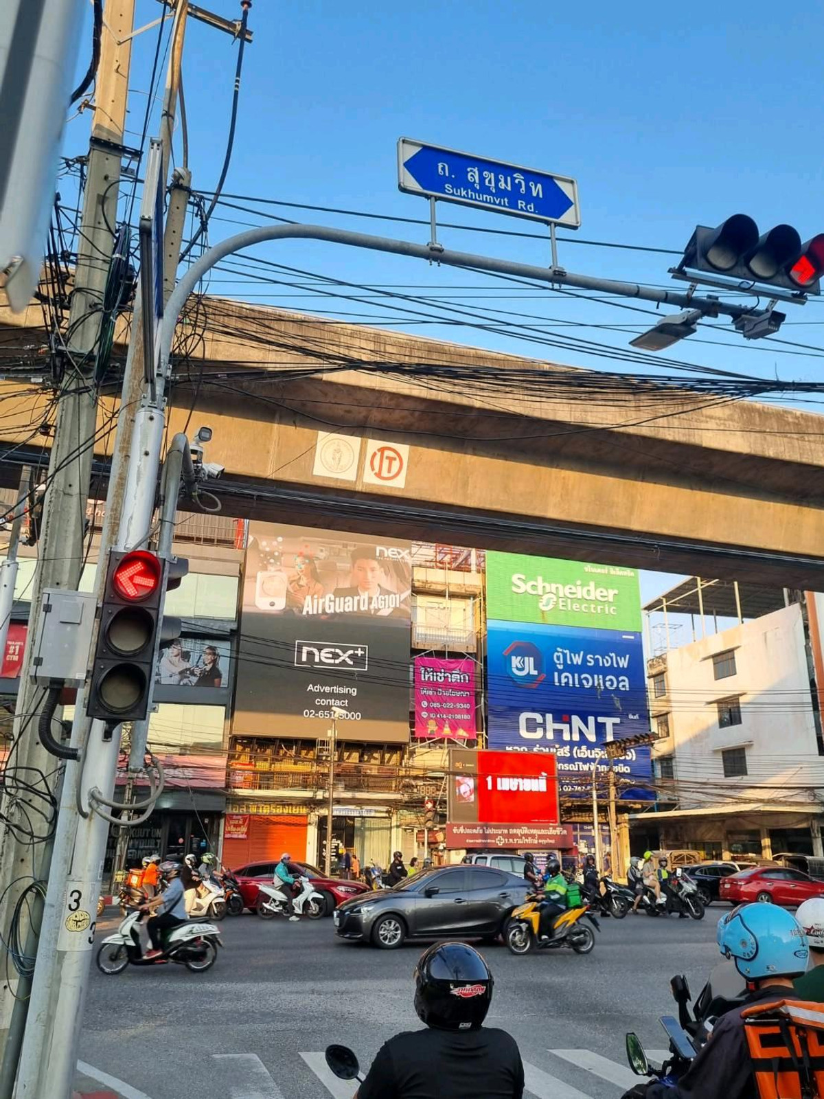 For RentShop HouseOnnut, Udomsuk : Commercial building for rent on the main road, near BTS Bang Chak.