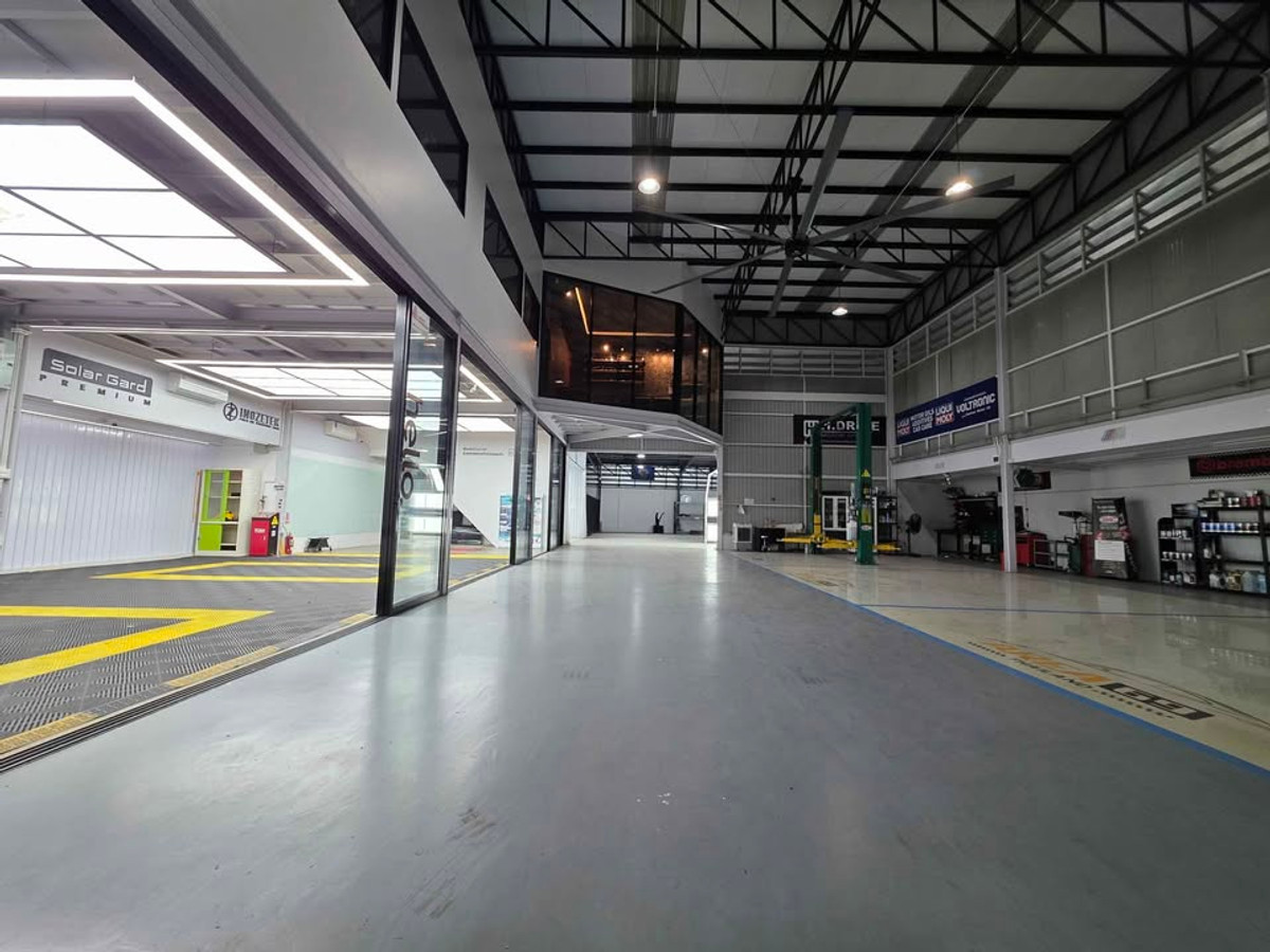 ให้เช่าโชว์รูมพัฒนาการ ศรีนครินทร์ : ให้เช่าพื้นที่ธุรกิจรถยนต์ครบวงจร พระรามเก้า พื้นที่ 500 ตร.ม. พร้อมเปิดร้านได้เลย