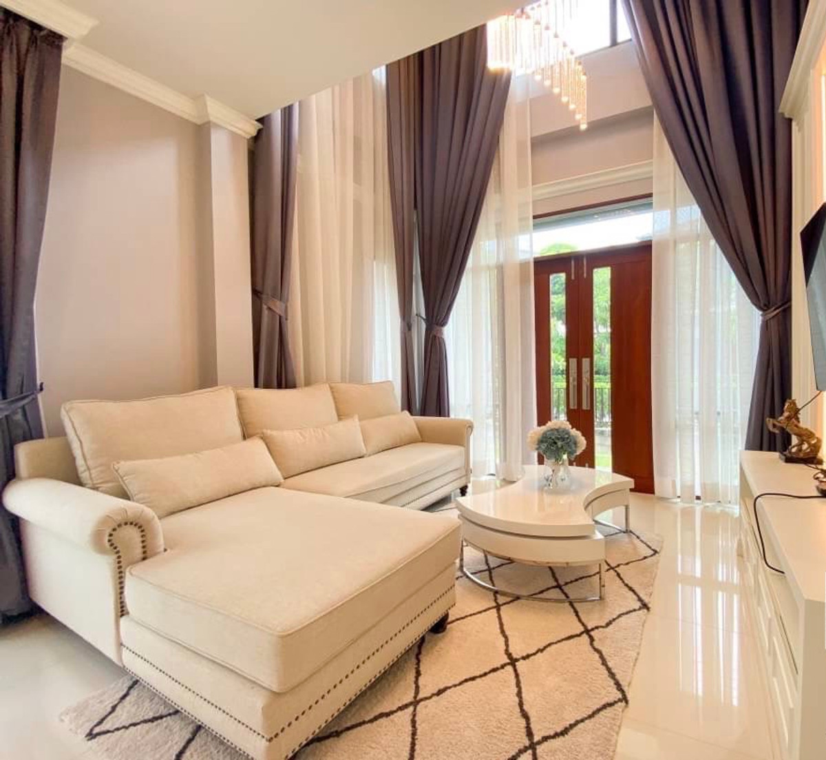 For RentHouseBangna, Bearing, Lasalle : For rent  Detached house 4 bed rooms at The City Bangna km 7 + maid quater Pet friendly 