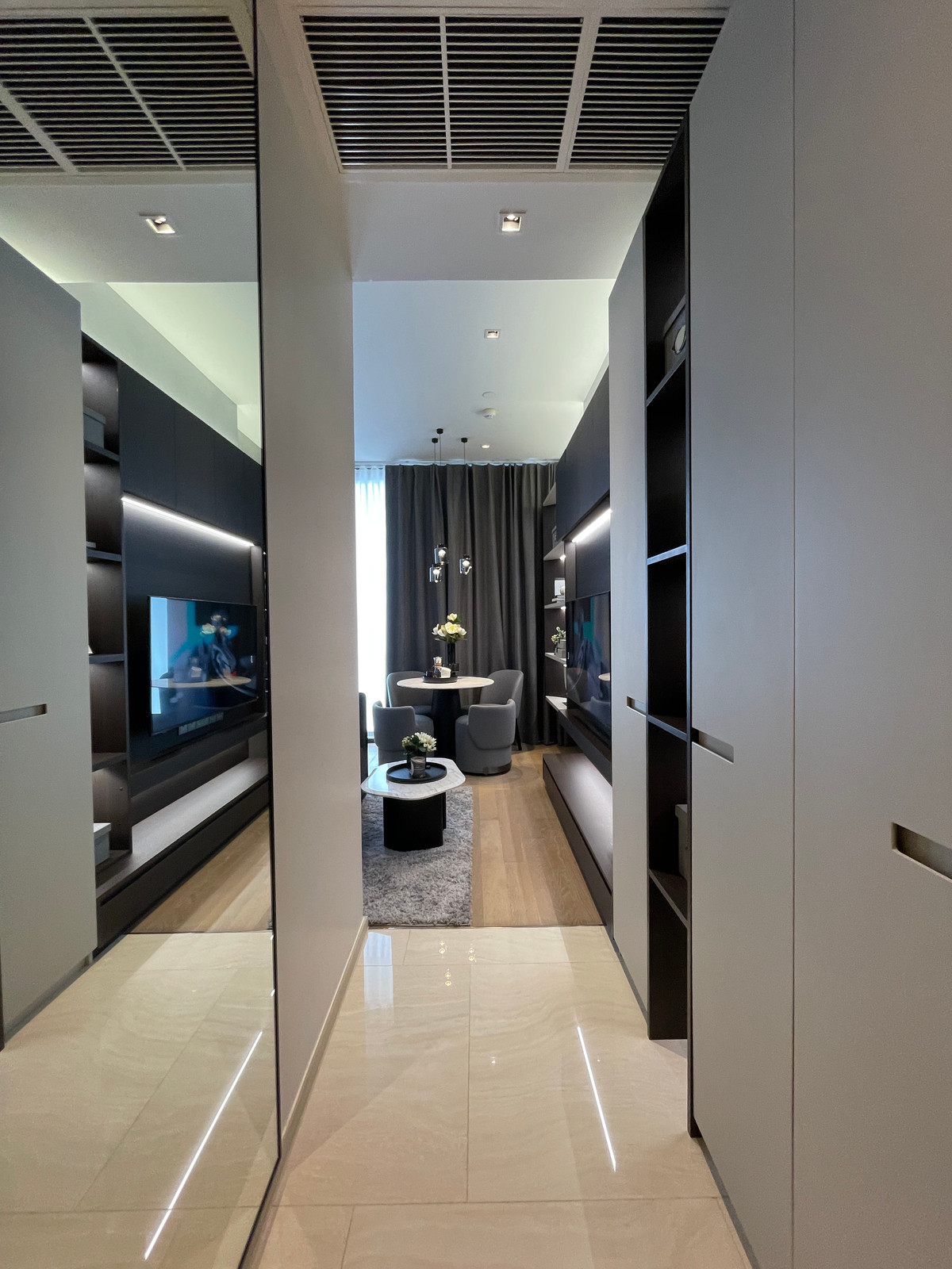 ขายคอนโดสีลม ศาลาแดง บางรัก : 💎 [Ultimate Legacy] ASHTON SILOM – 1BR XL (49.58 ตร.ม.) ชั้น 32 ห้องมุมแห่งวิสัยทัศน์เหนือระดับ บนถนนสายประวัติศาสตร์ 💎 