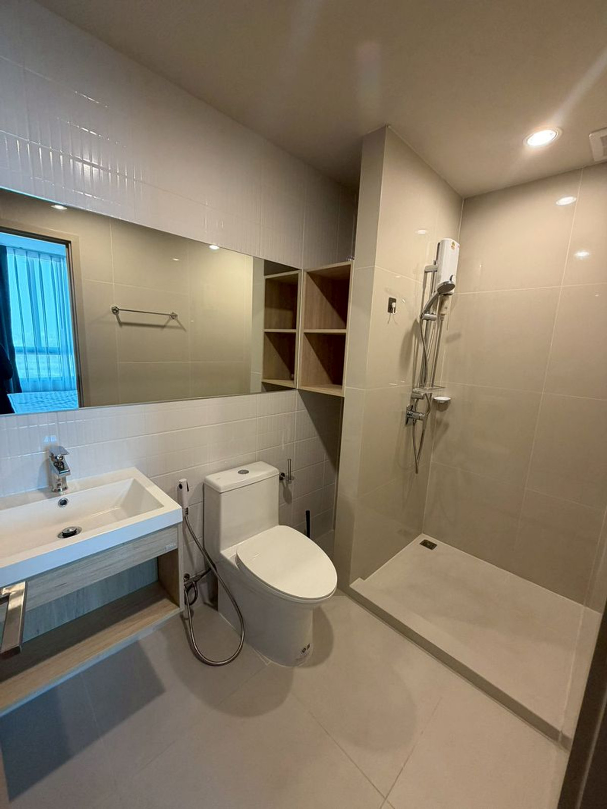 For RentCondoBangna, Bearing, Lasalle : Condo for rent NUE Mega Plus Bangna, good price, 1 bedroom, 28 sq m, ready to move in, good location in Bangna area, walk 20 steps to Mega Bangna mall. #New Mega Plus Bangna #New room #Fully furnished