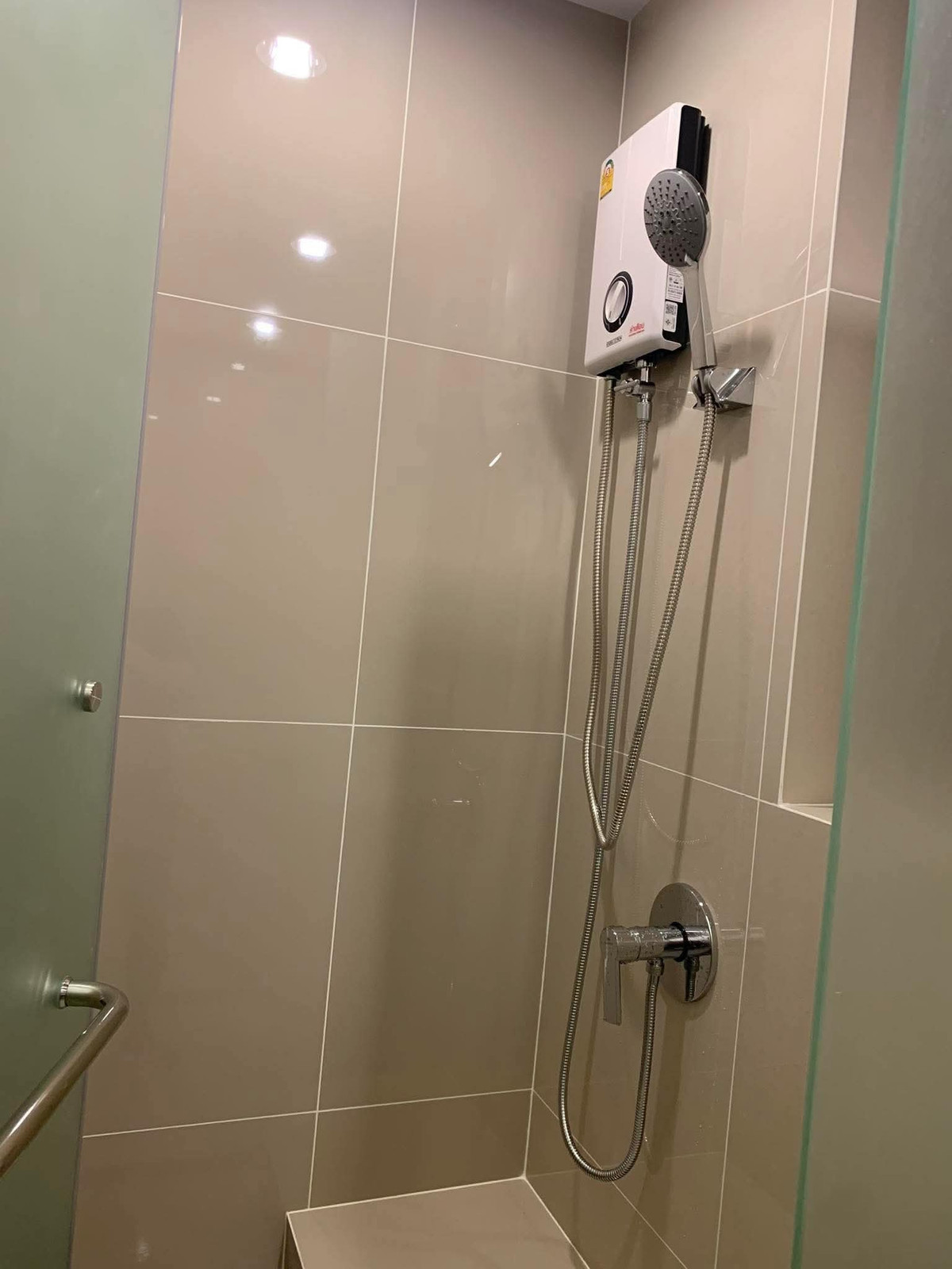 For RentCondoRamkhamhaeng, Hua Mak : New condo for rent, Niche Mono Ramkhamhaeng, next to MRT Ramkhamhaeng 34, near Ramkhamhaeng Hospital.