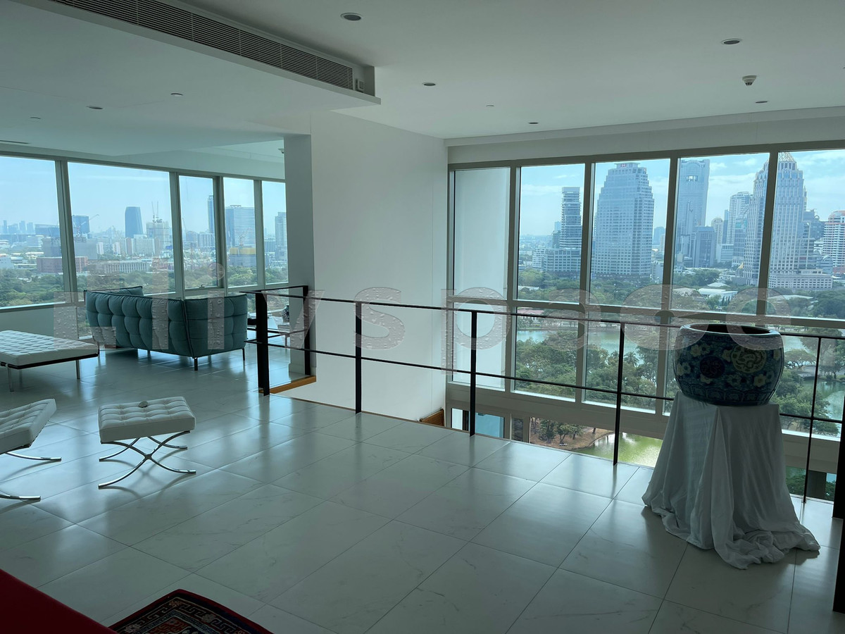 For RentCondoWitthayu, Chidlom, Langsuan, Ploenchit : ▚ LI109ツ FOR RENT: 185 Rajadamri 4BR Duplex 360sqm. 350K ✨ Stunning Lumpini Park View, Super Luxury Project, Partly Furnished & Maid Unit 🏙️