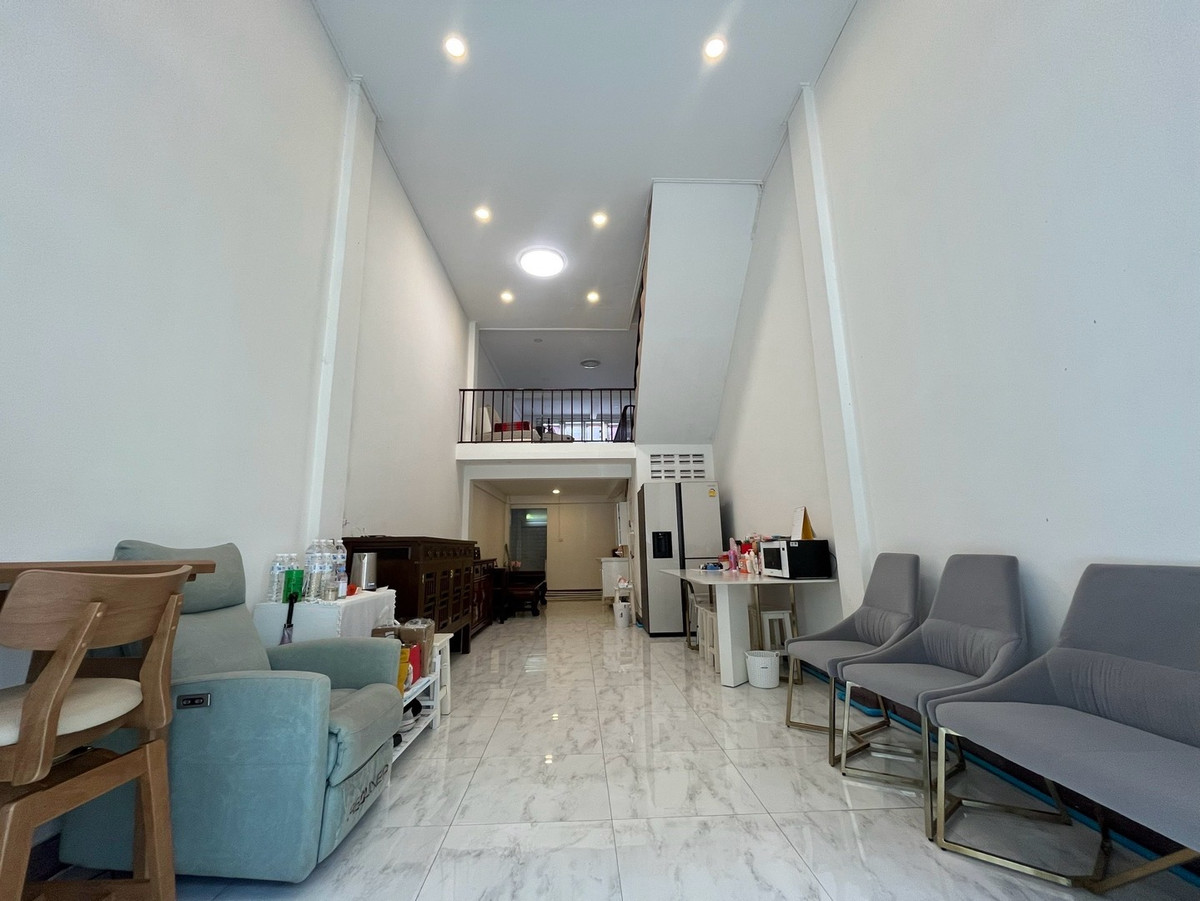 ให้เช่าอาคารพาณิชย์อารีย์ อนุสาวรีย์ : อาคารพาณิชย์ อารีย์ พหลโยธิน ใกล้ BTS อารีย์ 270 เมตร ทำเลดี ติดถนนใหญ่