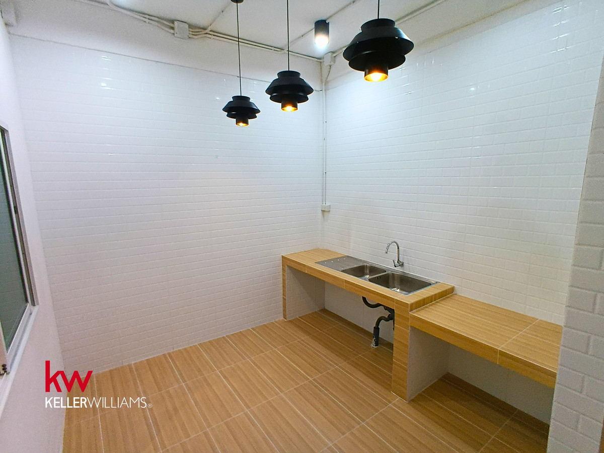 ขายทาวน์โฮมปิ่นเกล้า จรัญสนิทวงศ์ : ✨ [ขาย] ทาวน์โฮม 2 ชั้น รีโนเวทใหม่สไตล์มินิมอล | ซอยจรัญฯ 35 ใกล้ MRT ไฟฉาย