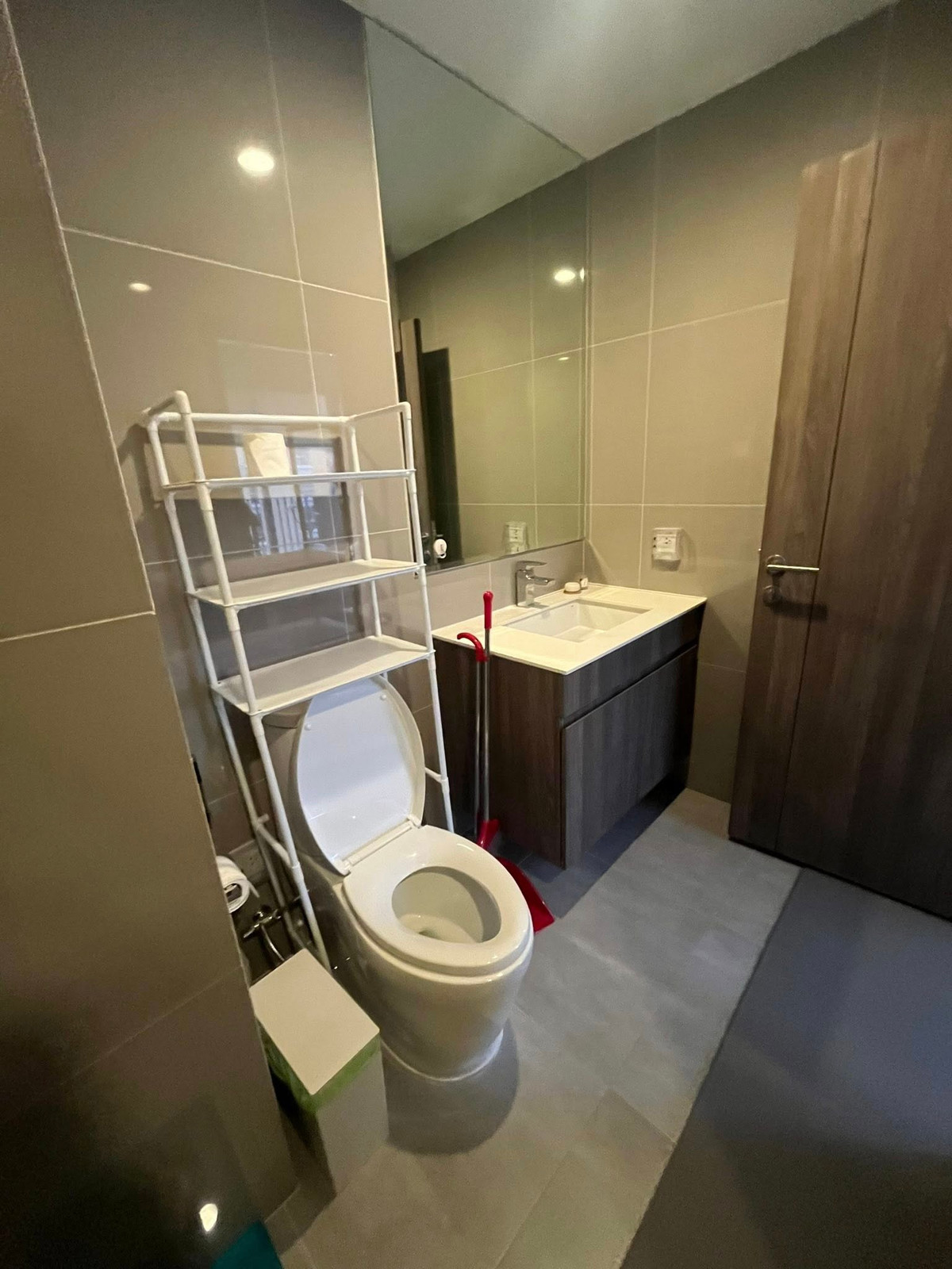 ขายคอนโดพระราม 9 เพชรบุรีตัดใหม่ RCA : ขายคอนโด Ideo Mobi Asoke ราคา 8,500,000 บาท [MPs260301]