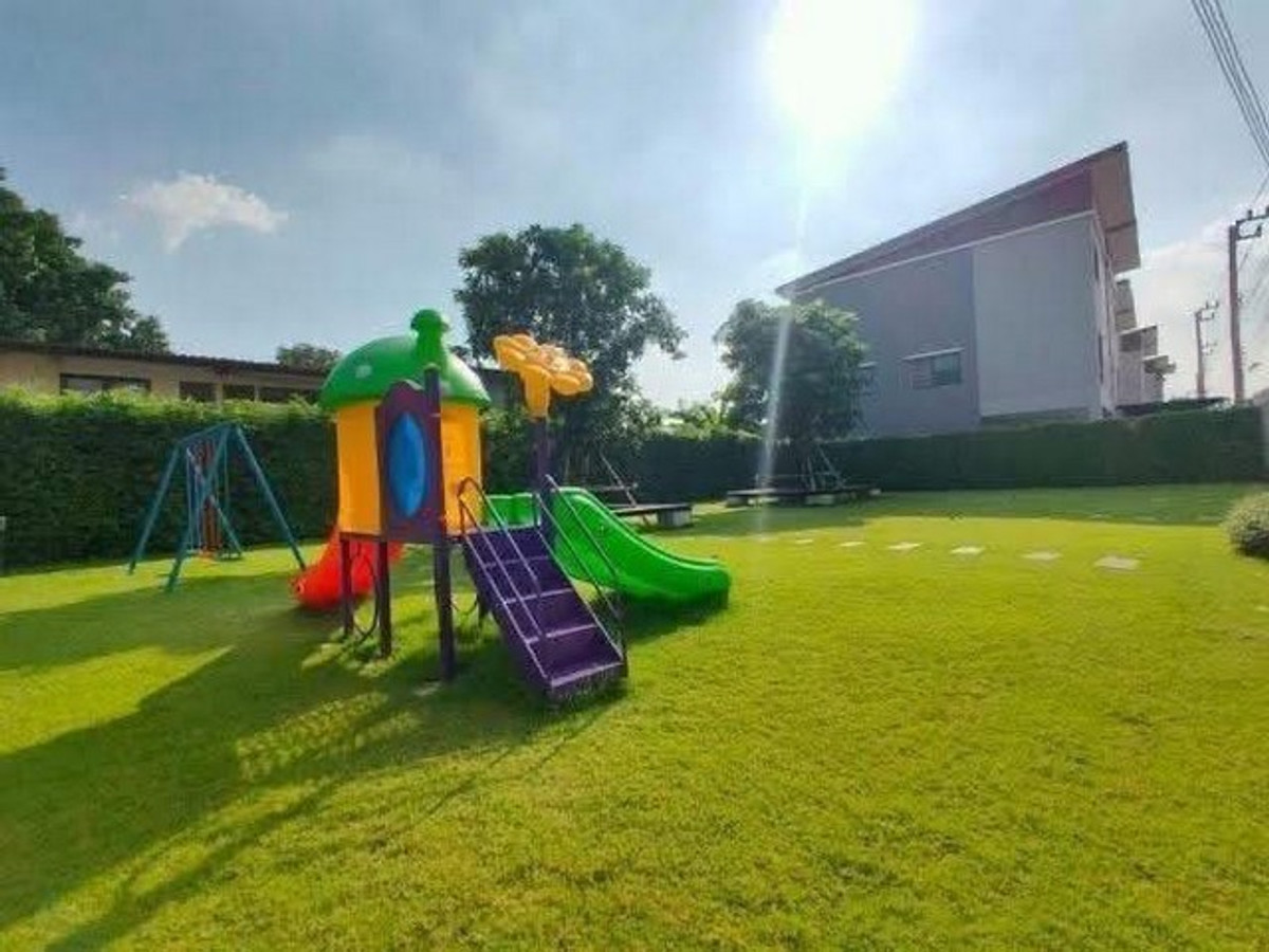 ให้เช่าทาวน์โฮมรัชดา ห้วยขวาง : HR3360ให้เช่าทาวน์โฮม 3 ชั้น หลังมุม | สิริเฮ้าส์ รัชดา 18 (SIRIHOUSE)  แต่งเฟอร์ฯ ใหม่ทั้งหลัง! พร้อมเข้าอยู่ทันที | ใจกลางรัชดา-ลาดพร้าว-เหม่งจ๋าย