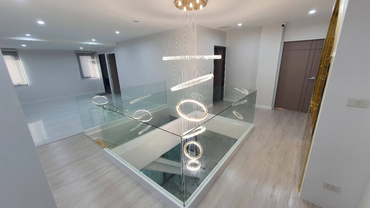 ให้เช่าบ้านโชคชัย4 ลาดพร้าว71 : บ้านเดี่ยว 2 ชั้น รีโนเวทใหม่ สไตล์โมเดิร์น ทำลเดี ให้เช่า ย่านลาดพร้าว-โชคชัย4 ใกล้โรงพยาบาลเปาโล โชคชัย 4 เพียง 2 กม.