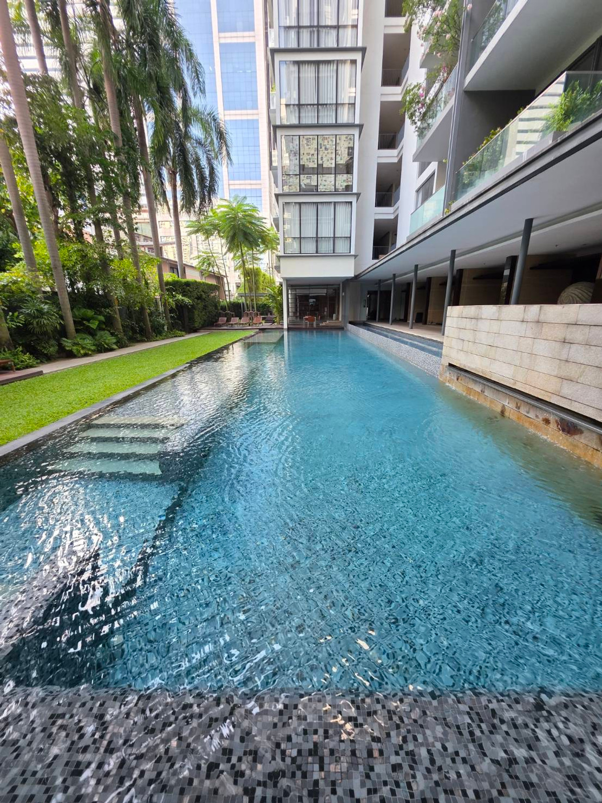 คอนโดสุขุมวิท อโศก ทองหล่อ : Domus Sukhumvit 16: 2+1 bed 3bath 167sqm. Sell: 45,000,000 Rent: 110,000/mth. Am: 0656199198