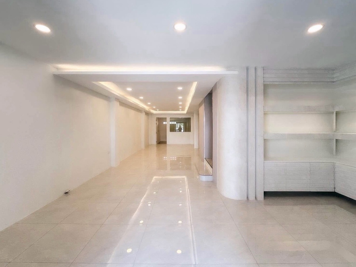 For SaleHome OfficeRamkhamhaeng, Hua Mak : 4-Storey Renovated Home Office Baan Klang Muang Rama 9 Ladprao Town in Town Ready for Business Near Expressway