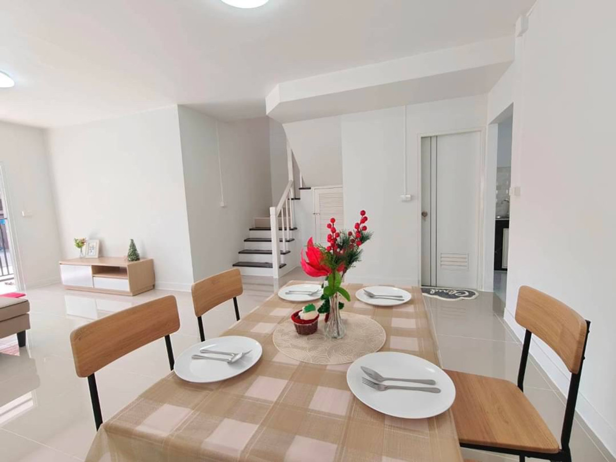 ขายทาวน์โฮมนนทบุรี บางใหญ่ บางบัวทอง : ขายทาวน์เฮ้าส์พฤกษา 33 วัดลาดปลาดุก หลังมุม 22 ตร.ว. แต่งใหม่พร้อมเฟอร์ฯ ฟรีโอน