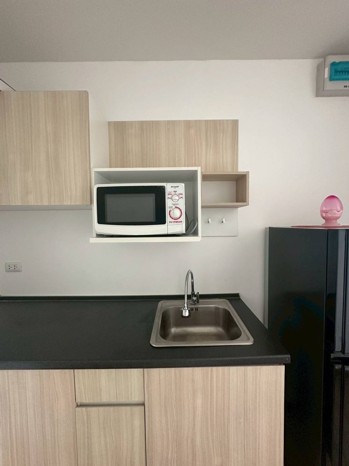 For RentCondoBang kae, Phetkasem : For rent, J Condo Sathorn-Kanlapapruek, corner room, has washing machine, ready to move in.