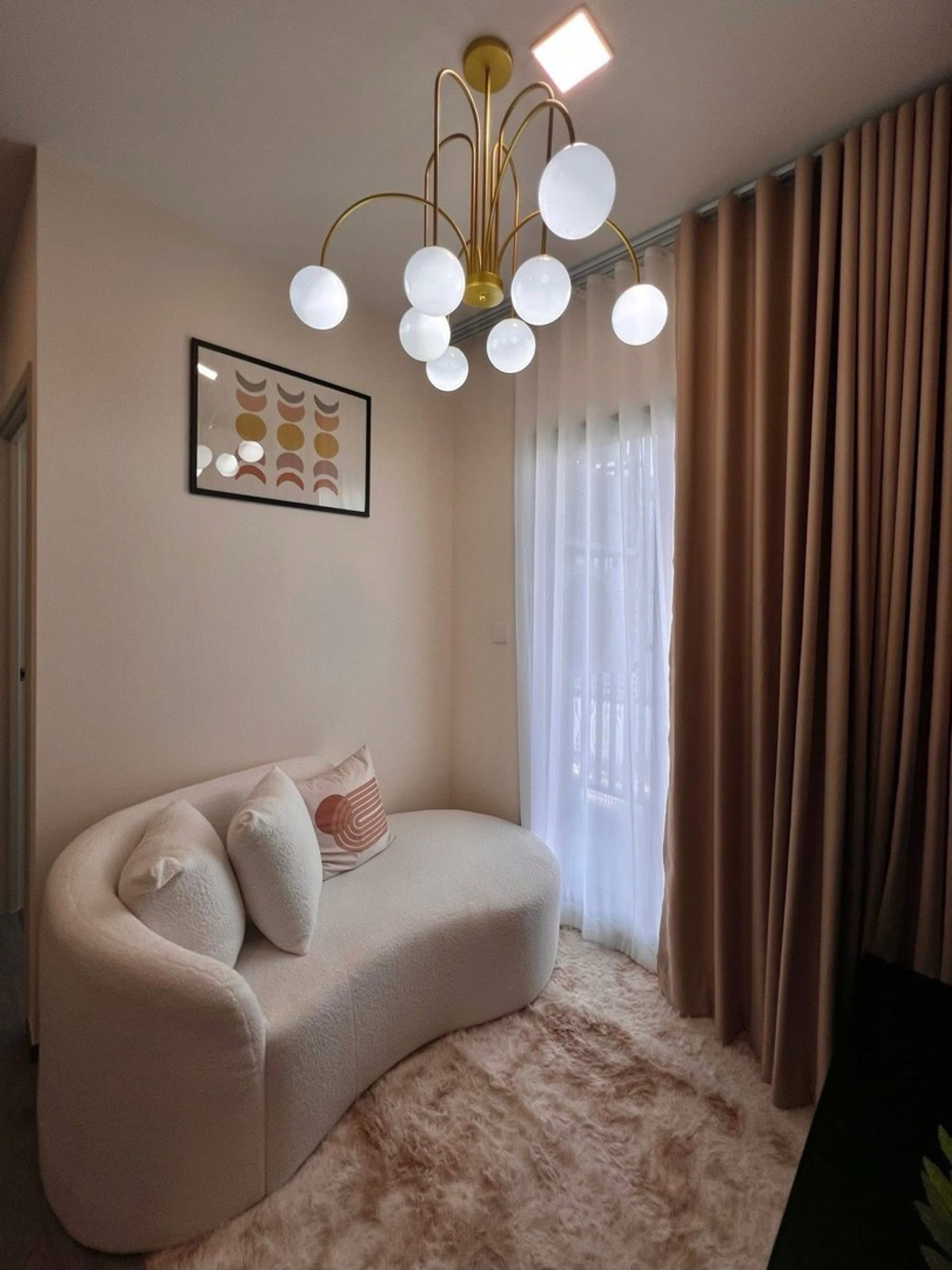 ให้เช่าคอนโดปทุมธานี รังสิต ธรรมศาสตร์ : ให้เช่า Modiz​ Avantgarde ห้องใหม่✨ ใกล้ ม.ธรรมศาสตร์ 2ห้องนอน 
1 ห้องนอน 1 ห้องทำงาน(เพิ่มเตียงได้) ครัวแยก 37 ตรม. ชั้น 22