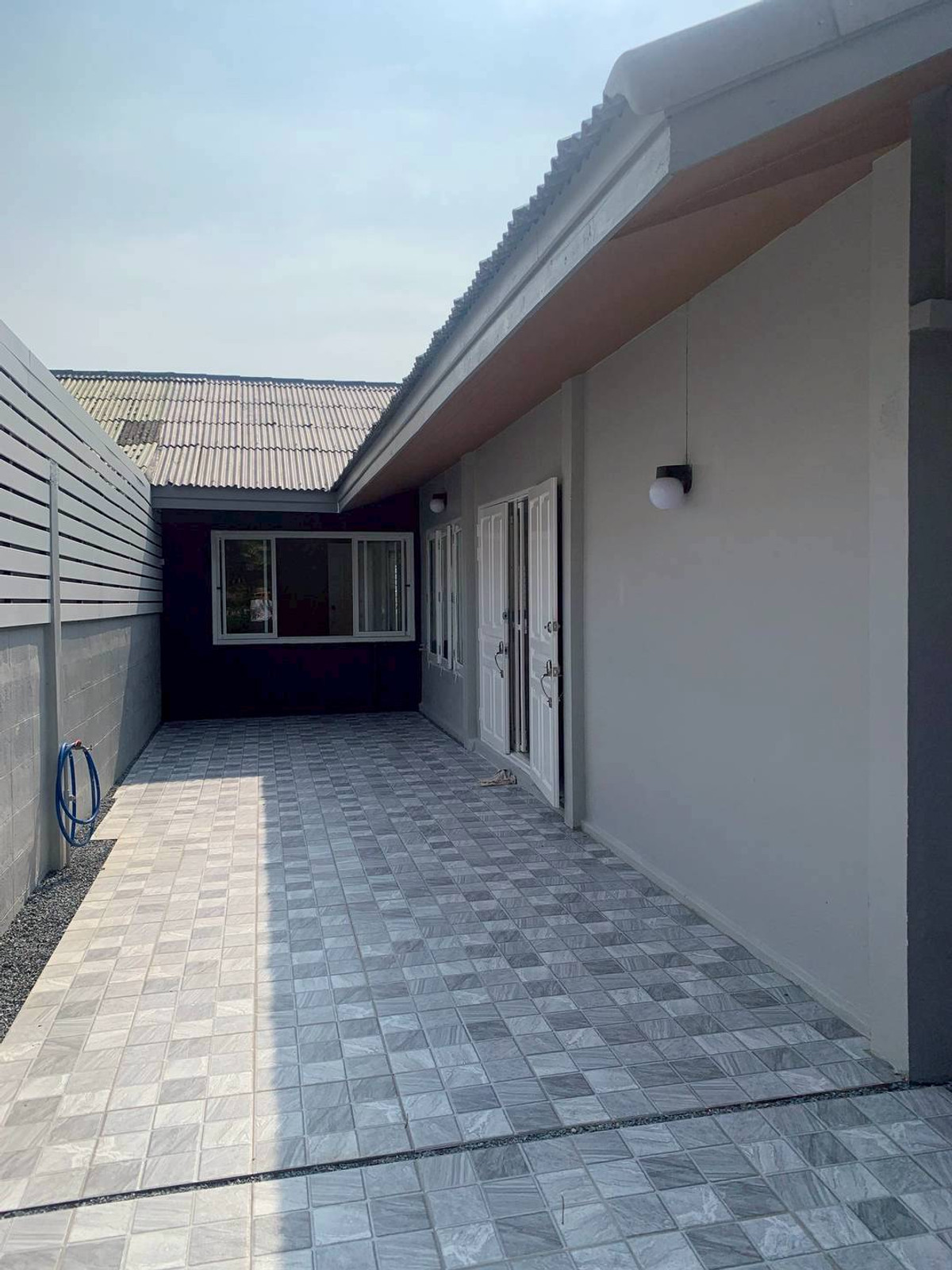 For SaleHouseMin Buri, Romklao : 1-story twin house for sale, area 33 sq m., Chuan Chuen Village, Soi Chuan Chuen 13, Ramkhamhaeng Road 102, Saphan Sung, near Ramkhamhaeng University, NIDA, Top Supermarket, Golden. Place, Sammakorn Place The Mall Bangkapi