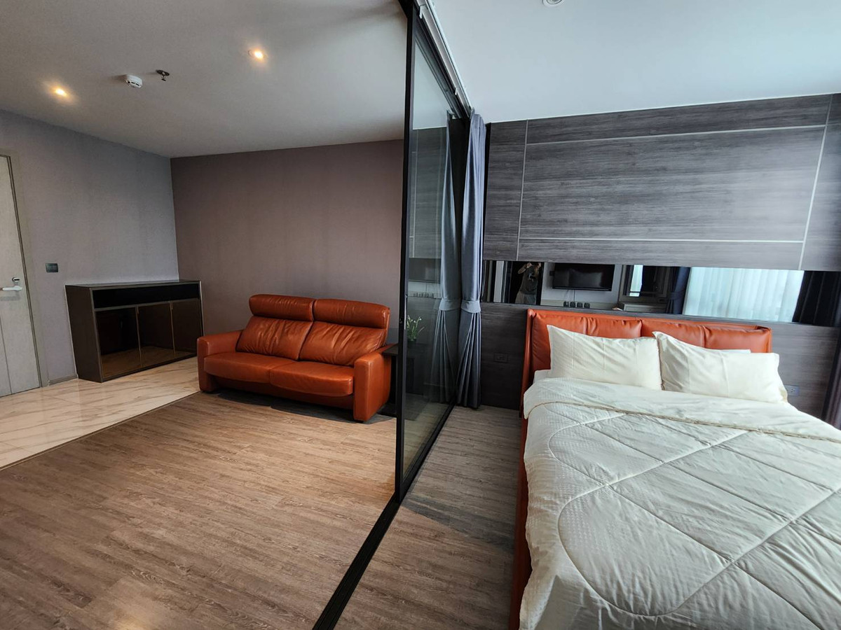 ขายคอนโดสุขุมวิท อโศก ทองหล่อ : ติดกับ Park Lane  ใกล้ BTS 280 เมตร ! ขายคอนโด ริธึ่ม เอกมัย  (  Rhythm Ekkamai ) จาก AP  35.5 ตร.ม ชั้น 21 ใกล้ Gateway Ekamai ! ด่วนมาก