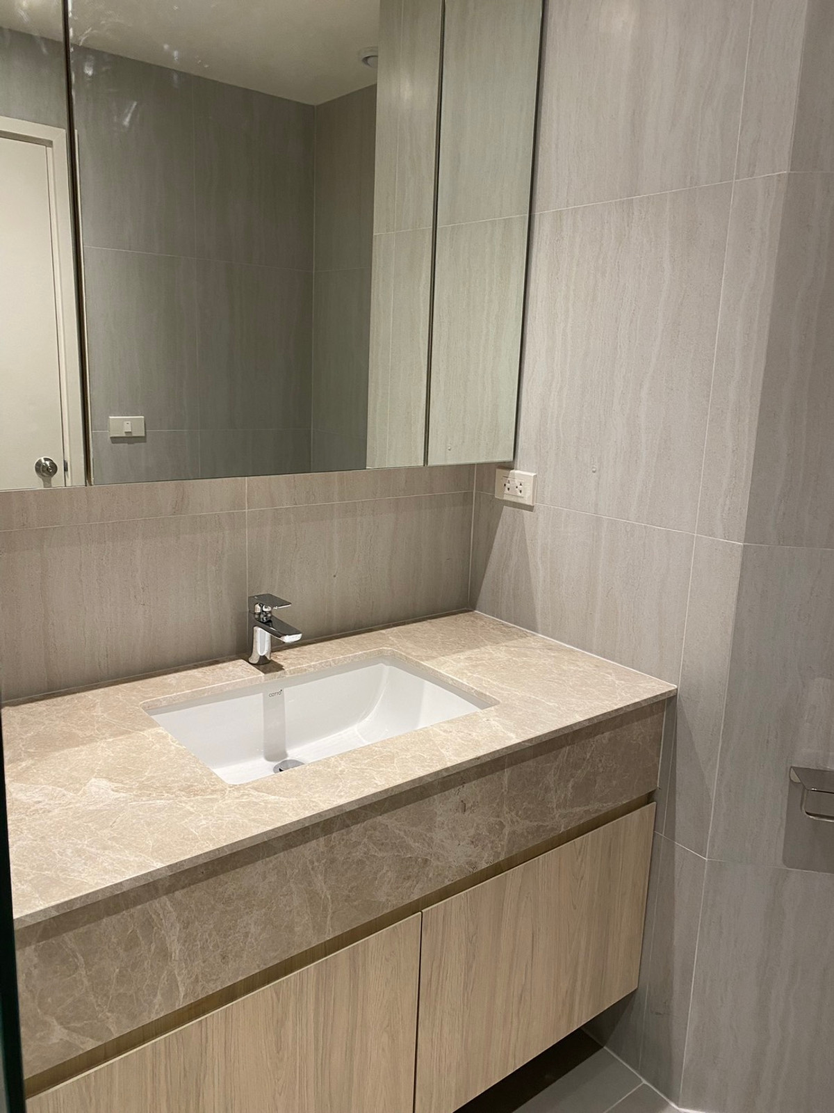 ให้เช่าคอนโดสีลม ศาลาแดง บางรัก : ให้เช่า Silom Grand Terrace ห้องกว้างอยู่สบาย 42 ตรม.ย่านศาลาแดง ทำเลดี เดินไป BTS ได้