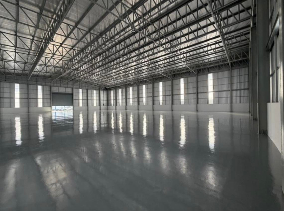 For RentWarehouseRama 2, Bang Khun Thian : Warehouse for rent, Rama 2, Bang Khun Thian (near Rama 2 Road), usable area 1,800 sq m, space to receive heavy items.