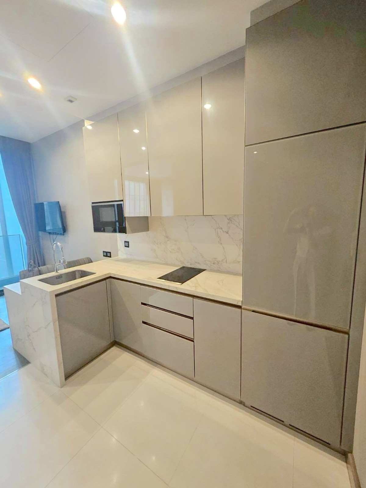 ให้เช่าคอนโดพระราม 9 เพชรบุรีตัดใหม่ RCA :  🔥 ปล่อยเช่าด่วน 🔥 ห้องสวย ใหม่  พร้อมย้ายเข้า  Call : 0619824959 Line ID :  elegant.289