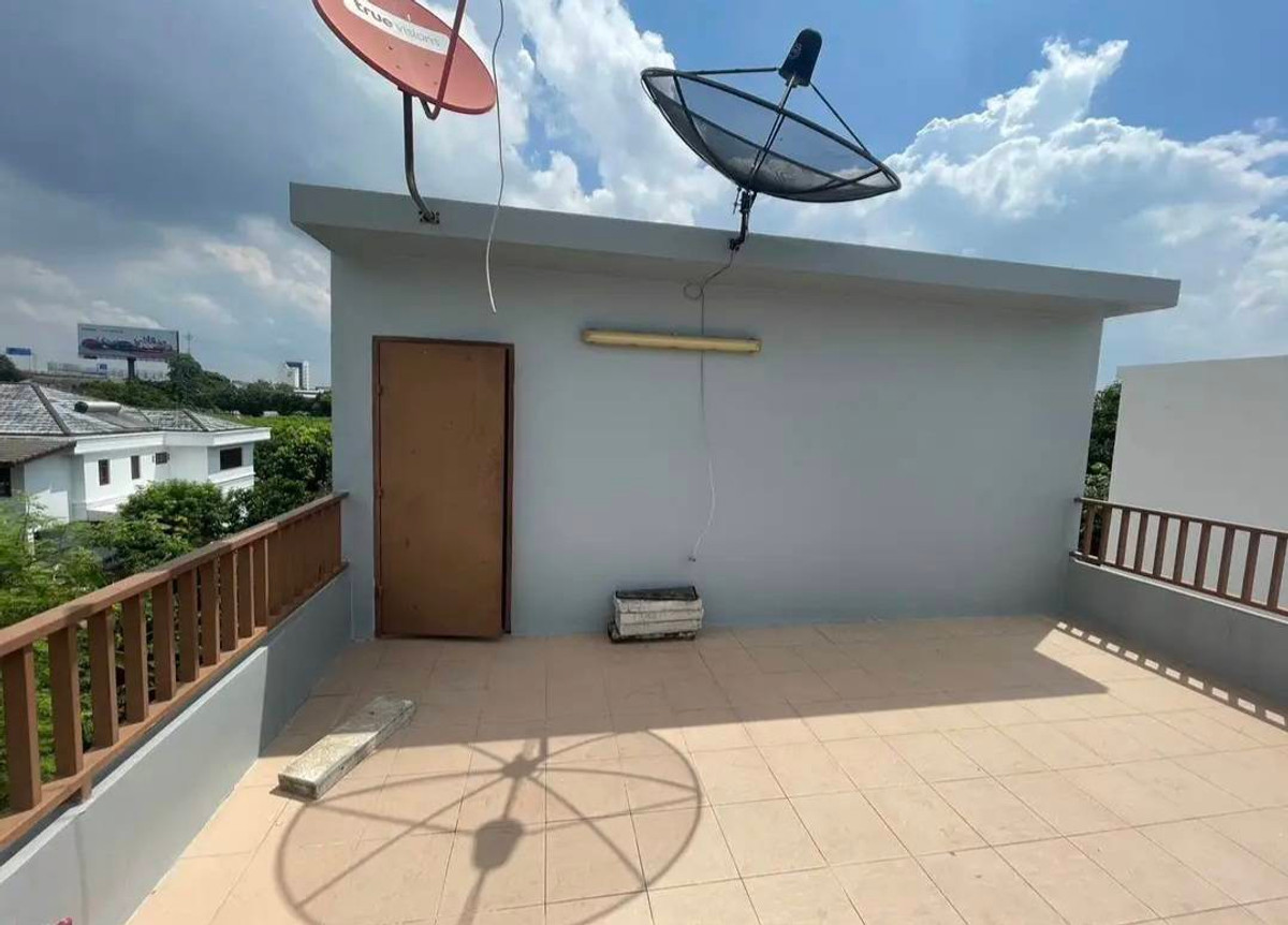 ให้เช่าบ้านปิ่นเกล้า จรัญสนิทวงศ์ : ให้เช่า หมู่บ้านสิริจันทร์ ถนน ฉิมพลี บ้านเดี่ยว 2 ชั้นครึ่ง 4 ห้องนอน 4 ห้องน้ำ จอดรถ ได้ 4คัน บ้านสวย พร้อมอยู่