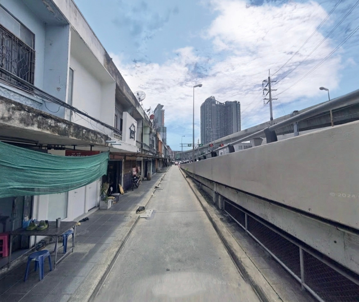 For SaleTownhomeBang Sue, Wong Sawang, Tao Pun : Commercial Building Pracha Rat Sai 2 Road / 2 Bedrooms (FOR SALE) BNS015