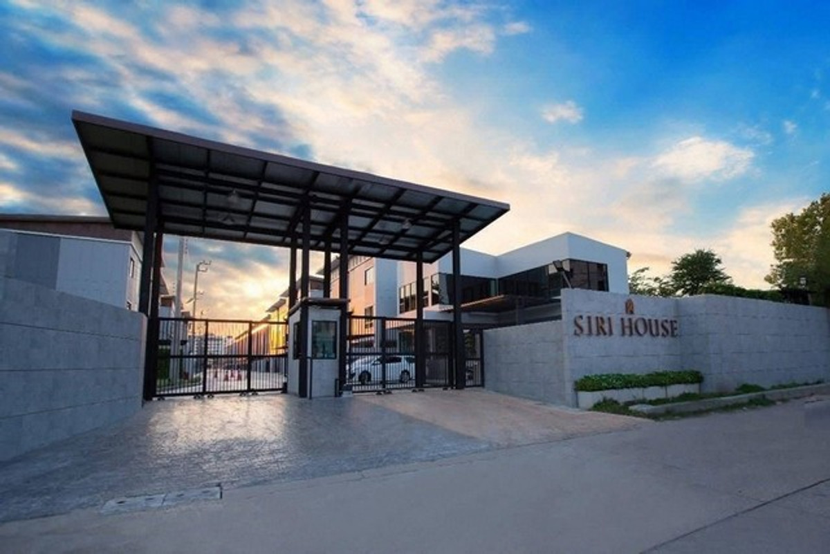 ให้เช่าทาวน์โฮมรัชดา ห้วยขวาง : HR3360ให้เช่าทาวน์โฮม 3 ชั้น หลังมุม | สิริเฮ้าส์ รัชดา 18 (SIRIHOUSE)  แต่งเฟอร์ฯ ใหม่ทั้งหลัง! พร้อมเข้าอยู่ทันที | ใจกลางรัชดา-ลาดพร้าว-เหม่งจ๋าย