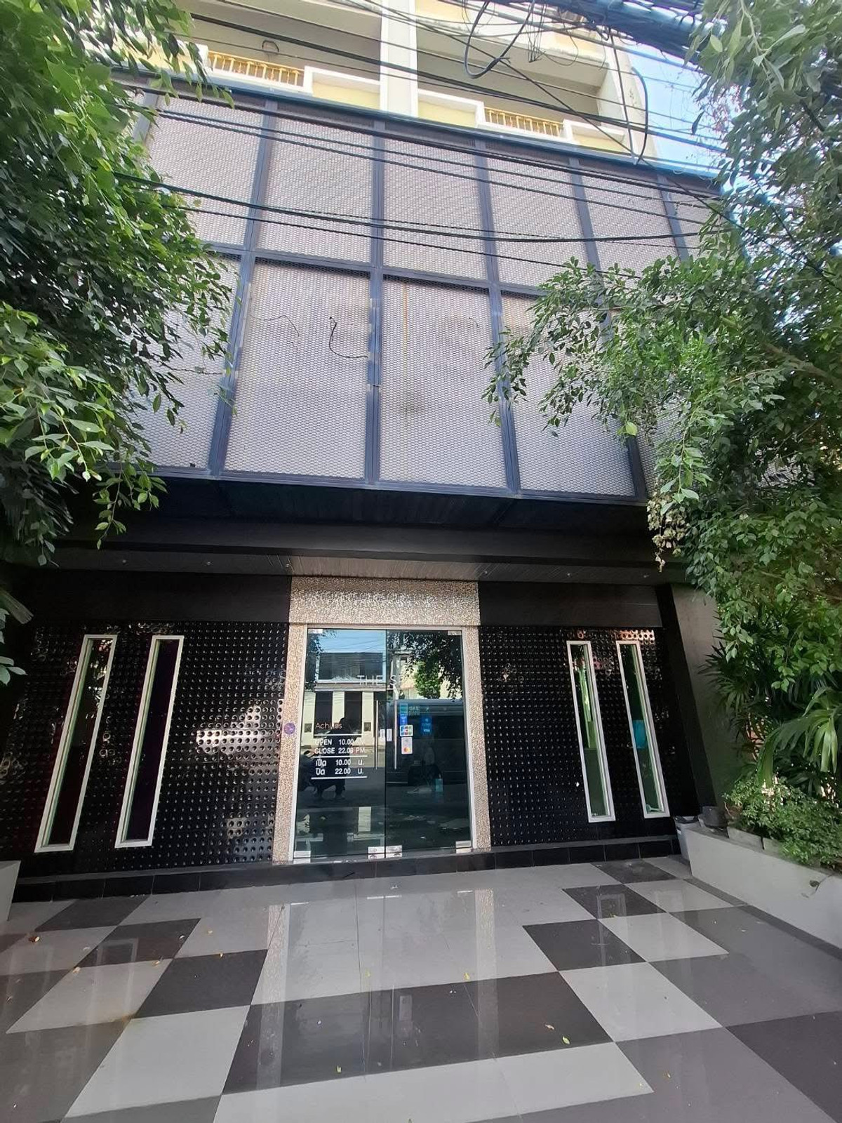 For RentShop HousePattaya, Bangsaen, Chonburi : Commercial Building for Lease – Prime Location in Pattaya