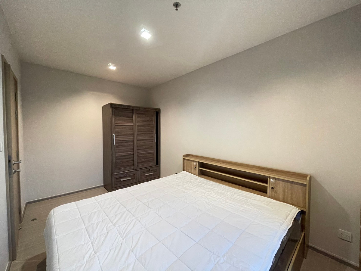 For RentCondoThaphra, Talat Phlu, Wutthakat : Life Sathorn SIerra, beautiful room, size 40 sq m. 1 bedroom Plus, available for rent, please inquire.