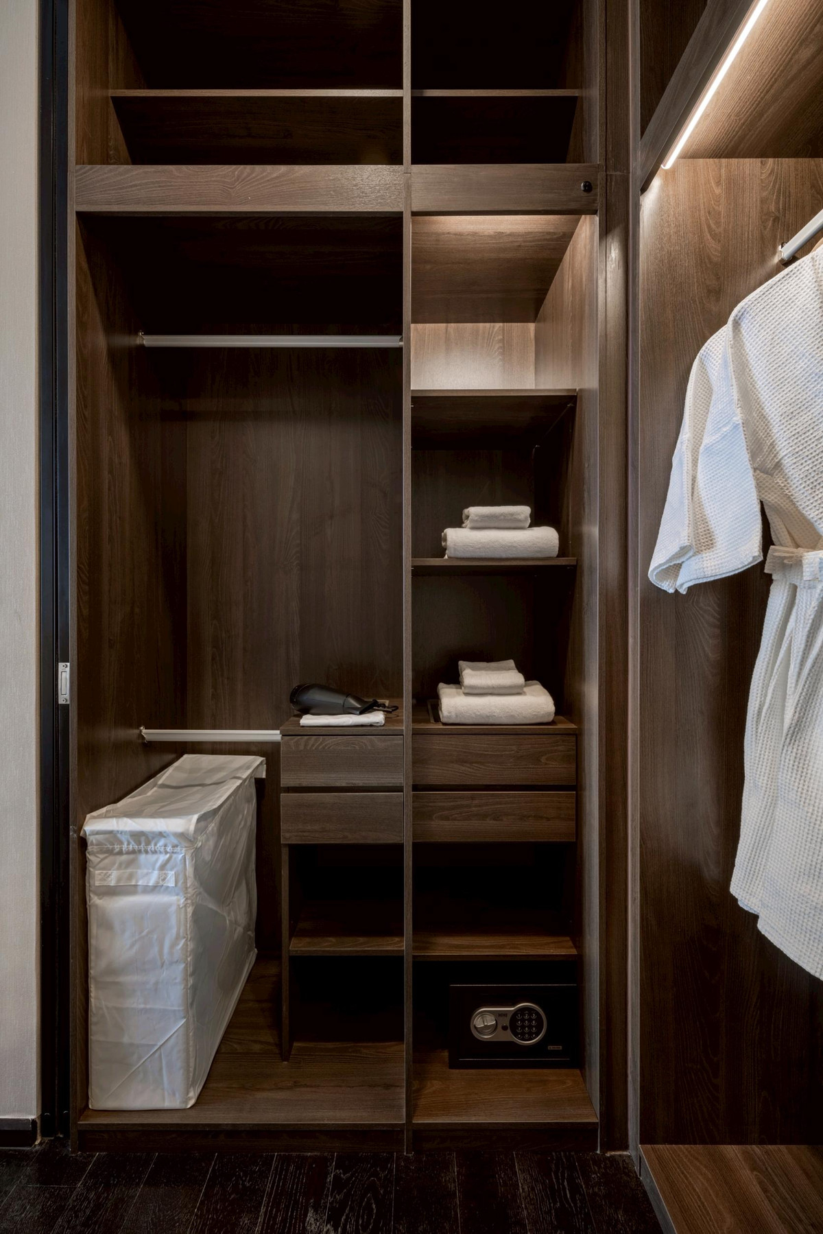 For RentCondoSukhumvit, Asoke, Thonglor : #E217 🎉 270369 Condo for rent Hampton Residence Thonglor