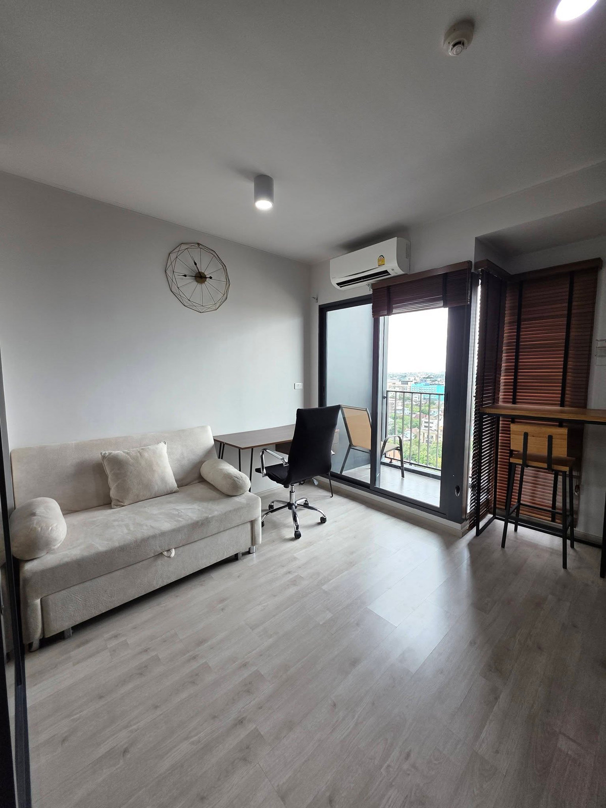 For RentCondoRatchadapisek, Huaikwang, Suttisan : 🏢✨ For rent Ideo Ratchada-Sutthisan (near MRT Sutthisan)