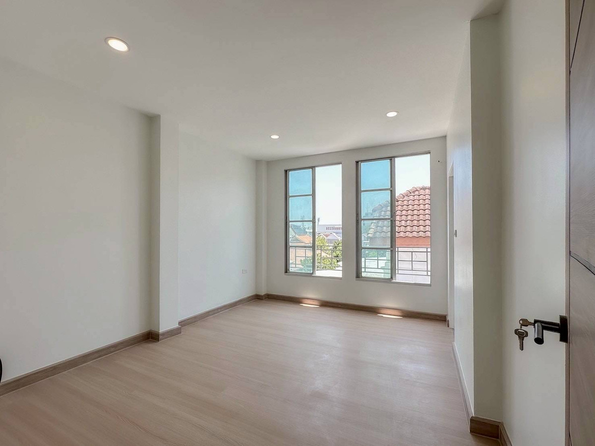 ขายทาวน์โฮมโชคชัย4 ลาดพร้าว71 : ขายบ้านทำเลดี บ้านกลางเมือง พระรามเก้า-ลาดพร้าว ใกล้รถไฟฟ้าสายสีเหลือง สถานีลาดพร้าว 71 ทำเลดีมาก โครงการติดถนนประดิษฐ์มนูญธรรม ไม่ต้องเข้าซอย (ใกล้ Health land ทาวน์อินทาวน์)