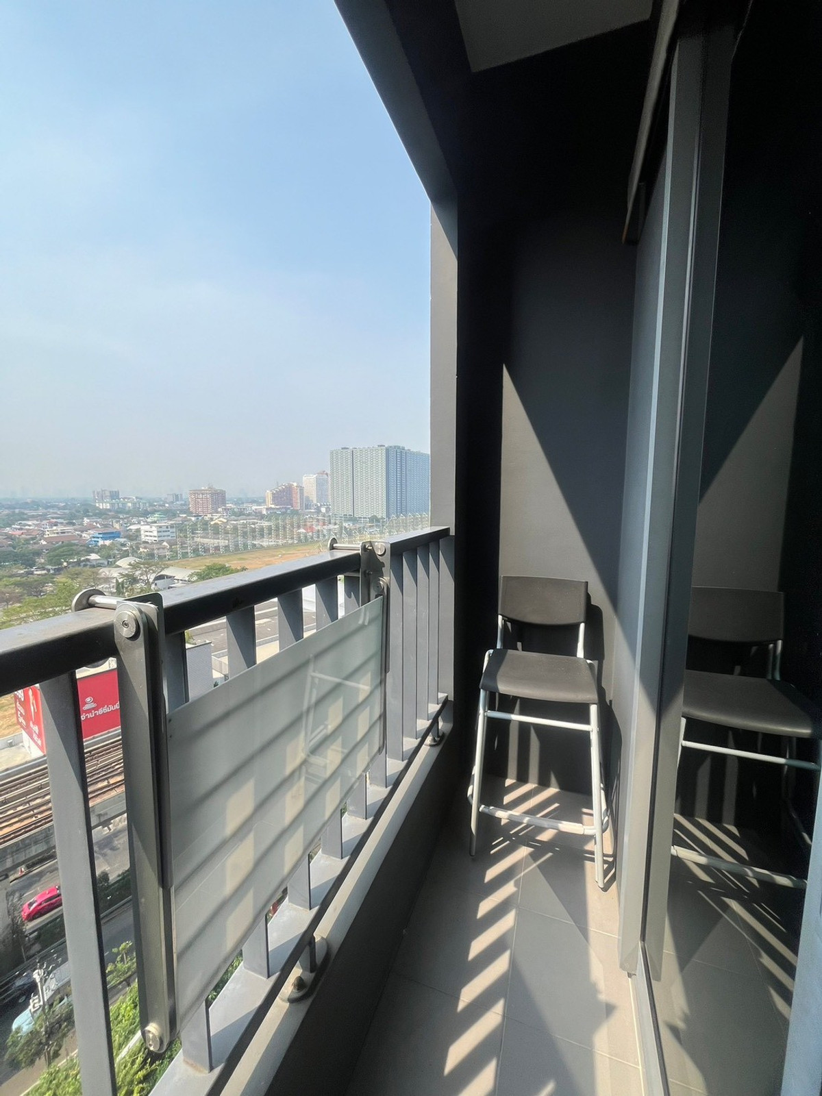For RentCondoBangna, Bearing, Lasalle : Ideo Mobi Sukhumvit Eastgate – 80 m from BTS Bang Na